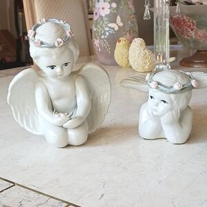 Cherubs,,set of 2...large porcelain,,white,beautiful Vintage